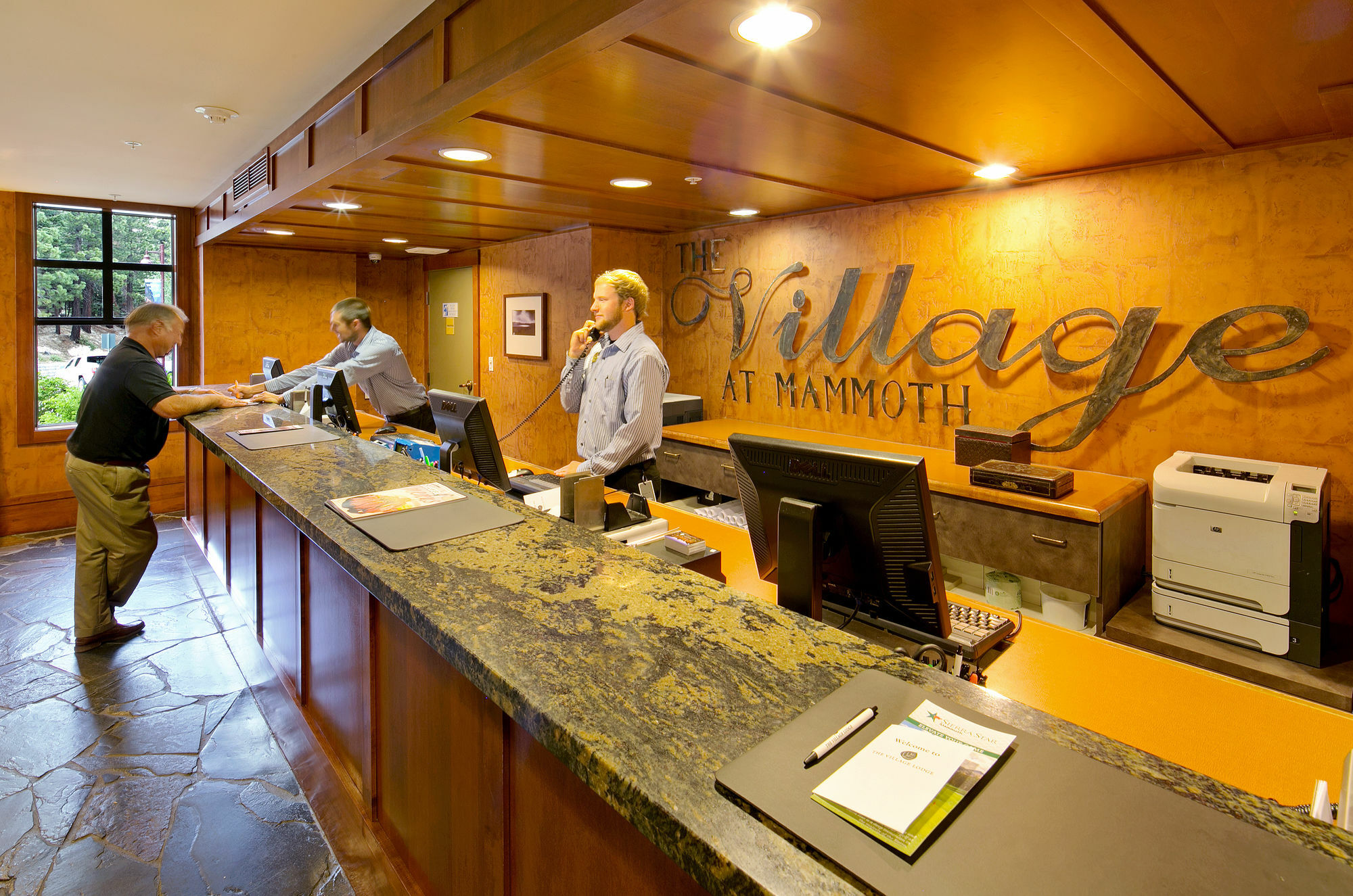 The Village Lodge Mammoth Lakes Eksteriør billede